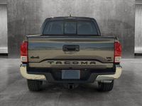 Usado Toyota Tacoma SR5 278 CV (204 kW) 2017 Gris Pickup/Camioneta