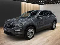 Usado VW T-Roc Edition 115 CV (84 kW) 2021 Gris / plata SUV