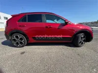 Usado Kia Niro 183 CV (134 kW) 2023 Rojo SUV