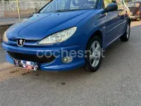 Usado Peugeot 206 90 CV (66 kW) 2006 Azul Berlina