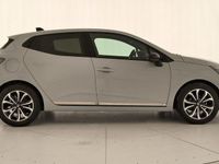 Usado Renault Clio V Techno 101 CV (74 kW) 2025 Gris Berlina