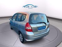 Usado Honda Jazz 83 CV (61 kW) 2007 Gris Utilitario