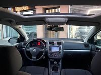 Usado VW Golf V Highline 105 CV (77 kW) 2007 Negro Utilitario