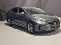 Usado Hyundai Elantra 128 CV (94 kW) 2018 Gris Utilitario