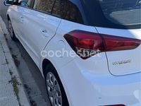 Usado Hyundai i20 75 CV (55 kW) 2016 Blanco Berlina
