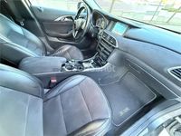 Usado Infiniti Q30 Premium 170 CV (125 kW) 2016 Gris / plata Berlina