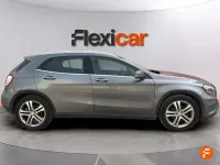 Usado Mercedes GLA180 109 CV (80 kW) 2015 Gris SUV