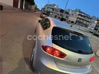 Usado Seat Leon Reference 105 CV (77 kW) 2010 Gris / plata Utilitario