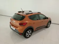 Usado Dacia Sandero Comfort 91 CV (66 kW) 2022 Naranja Berlina