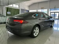 Usado Opel Insignia Business 122 CV (89 kW) 2023 Gris / plata Berlina