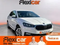 Usado Skoda Fabia Selection 95 CV (69 kW) 2024 Blanco Berlina