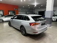 Usado Skoda Octavia Style 204 CV (150 kW) 2022 Gris / plata Berlina