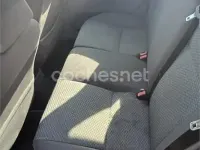 Usado Ford Focus Trend 115 CV (84 kW) 2007 Gris / plata Berlina