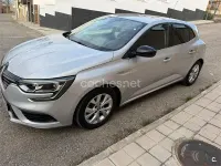 Usado Renault Mégane Zen 140 CV (102 kW) 2020 Gris / plata Berlina