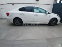 Usado Toyota Avensis Advance 126 CV (92 kW) 2012 Blanco Berlina
