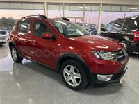 Usado Dacia Sandero Lauréate 90 CV (66 kW) 2016 Granate Berlina