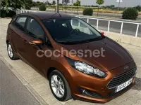 Usado Ford Fiesta Titanium 82 CV (60 kW) 2015 Marrón Utilitario