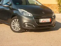 Usado Peugeot 208 Style 82 CV (60 kW) 2017 Gris Utilitario