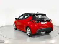 Usado Toyota Yaris Edition 125 CV (91 kW) 2022 Rojo Utilitario