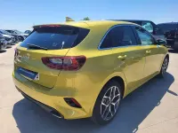 Usado Kia Ceed 100 CV (73 kW) 2022 Amarillo Utilitario