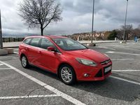 Usado Ford Focus Trend 101 CV (74 kW) 2012 Rojo Utilitario