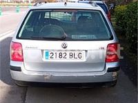 Usado VW Passat Trendline 130 CV (95 kW) 2001 Gris / plata Familiar