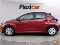 Usado Toyota Yaris Hybrid Active 116 CV (85 kW) 2023 Rojo Utilitario