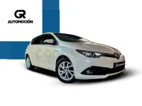 Usado Toyota Auris Hybrid Business Edition 136 CV (100 kW) 2019 Blanco Berlina