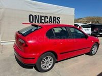 Używany Seat Leon Stella 90 KM (66 kW) 2002 Czerwony Hatchback