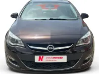 Usado Opel Astra Excellence 136 CV (100 kW) 2015 Marrón Berlina
