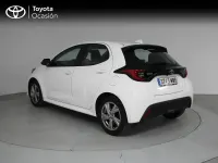 Usado Toyota Yaris Hybrid Active 116 CV (85 kW) 2024 Blanco Berlina