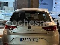 Usado Seat Leon Reference 105 CV (77 kW) 2015 Gris / plata Berlina