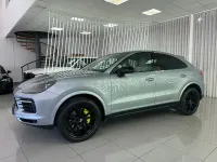 Usado Porsche Cayenne 462 CV (339 kW) 2021 Gris / plata SUV