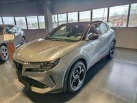 Nuevo Alfa Romeo Junior Edizione Speciale 145 CV (106 kW) 2025 Gris / plata SUV
