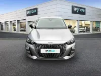 Usado Peugeot 208 Allure 100 CV (73 kW) 2025 Gris / plata Utilitario