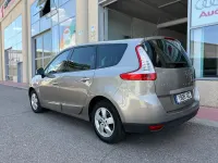 Usado Renault Grand Scénic 105 CV (77 kW) 2010 Beige Monovolumen