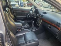 Usado Toyota Avensis Executive 147 CV (108 kW) 2004 Gris Berlina