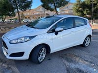 Usado Ford Fiesta Trend 82 CV (60 kW) 2016 Blanco Utilitario
