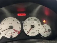 Usado Peugeot 206 CC 110 CV (80 kW) 2003 Rojo Descapotable