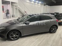Usado Mercedes A180 Urban 109 CV (80 kW) 2015 Gris / plata Berlina