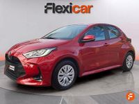 Usado Toyota Yaris Hybrid Style 116 CV (85 kW) 2023 Granate Berlina