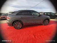 Usado Audi Q8 Black Edition 286 CV (210 kW) 2020 Gris / plata SUV