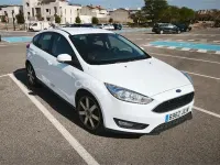 Usado Ford Focus Trend 120 CV (88 kW) 2016 Blanco Berlina