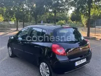 Usado Renault Clio II 60 CV (44 kW) 2006 Negro Berlina