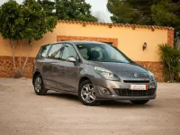 Usado Renault Grand Scénic 110 CV (80 kW) 2011 Beige Monovolumen