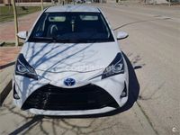 Usado Toyota Yaris Hybrid Active 100 CV (73 kW) 2018 Blanco Berlina