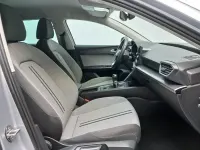Usado Seat Leon Style 130 CV (95 kW) 2023 Gris plata