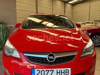 Usado Opel Astra Cosmo ST 125 CV (91 kW) 2011 Rojo Familiar