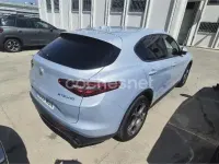 Usado Alfa Romeo Stelvio Sprint 190 CV (139 kW) 2022 Gris / plata SUV