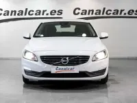 Usado Volvo V60 Kinetic 114 CV (83 kW) 2014 Blanco Familiar